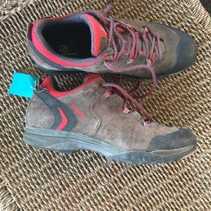 Lowa GTX hiking boots